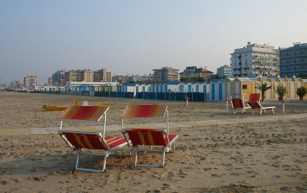 Empty beach Riccione.jpg